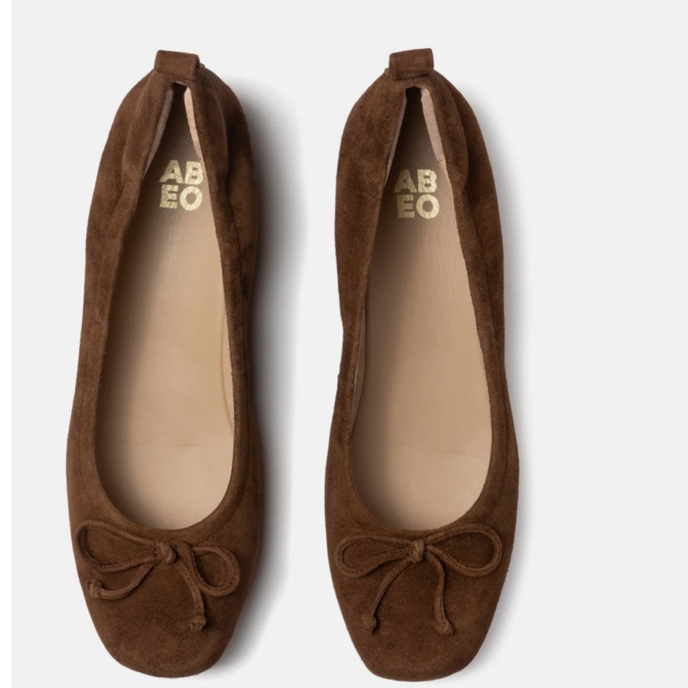 Abeo Dark Brown Suede Flats